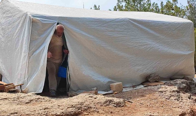 3 yıl önce eşi terk etti, şimdi de ev sahibi sokağa attı