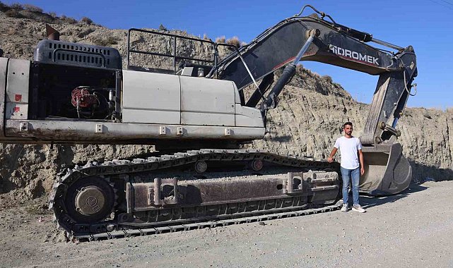 'Etim eriyor gibi yandığımı hissediyordum' diyen operatörün alevlerin içinden son anda kurtulduğu anlar kamerada