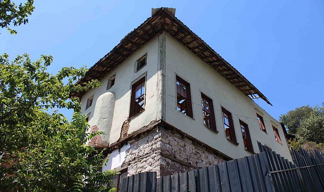 6 yıldır kapalı olan tarihi camide bekleyiş sona erdi