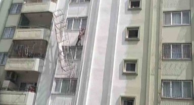 Adana'da iskelenin halatı koptu, işçi ölümden döndü