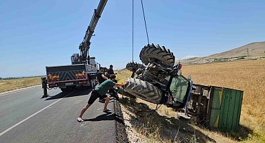 Adilcevaz'da traktör şarampole devrildi: 1 yaralı