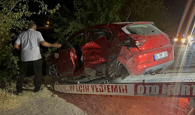 Adıyaman'da iki otomobil çarpıştı: 3 yaralı