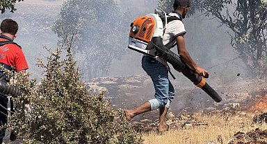 Ağaçlık alanda çıkan yangında çiftçilerin amansız mücadelesi takdir topladı