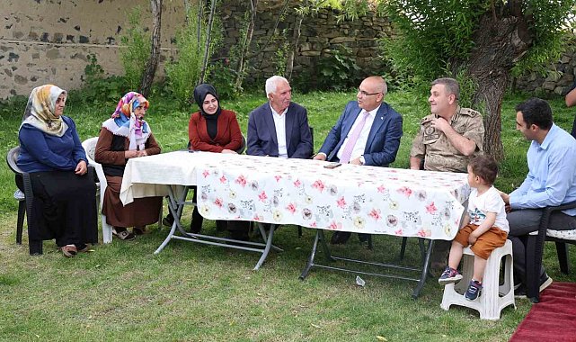 Ağrı Valisi Koç'tan Diyadin ve Taşlıçay'da şehit ailelerine ziyaret