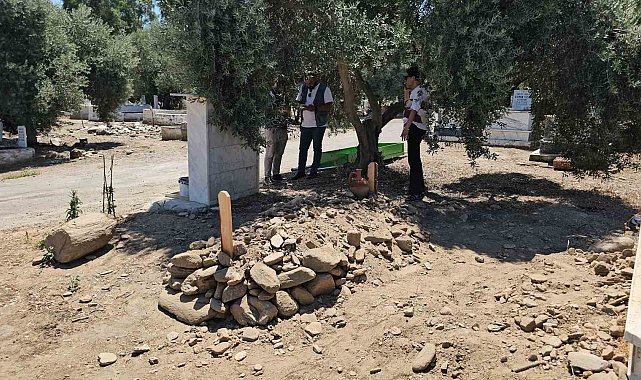 Ailesini yakarak katletmişti, gizlice defnedildi
