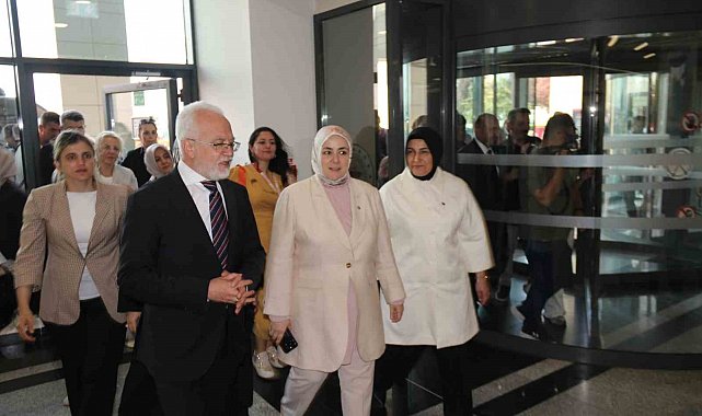 AK Parti İstanbul Milletvekili Ercan, orman yangınında yaralanan personeli hastanede ziyaret etti