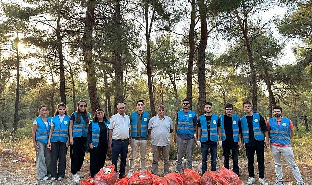 AK Parti'li gençlerden çevre temizliği