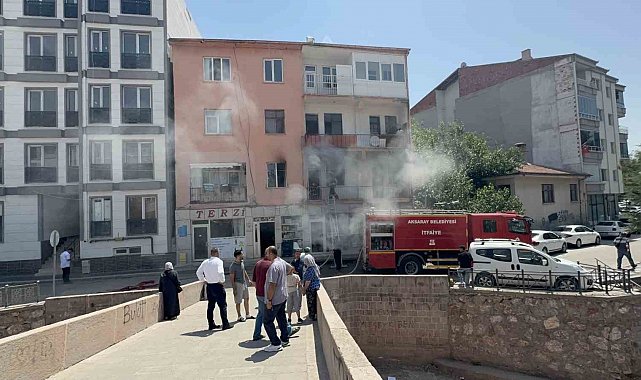 Aksaray'da apartmanda yangın paniği