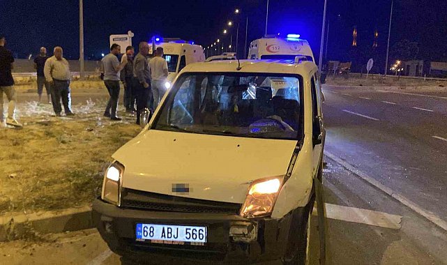 Aksaray'da hafif ticari araç otomobille çarpıştı: 1 yaralı