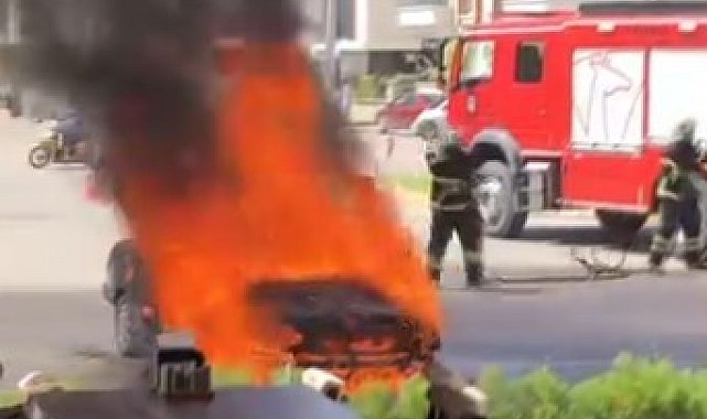 Aksaray'da seyir halindeki otomobil alev alev yandı