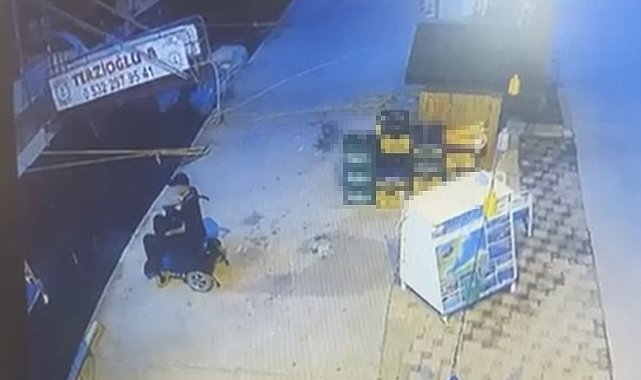 Akülü sandalye ile geldiği iskeleden kendini denize bıraktı