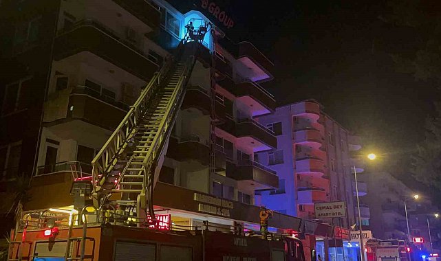 Alanya'da apart otelde yangın korkuttu