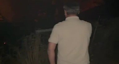 Alevlerin sardığı köye giren başkan Özkan , vatandaşları böyle ikna etti