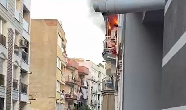 Alevlerin yükseldiği ev kullanılamaz hale geldi