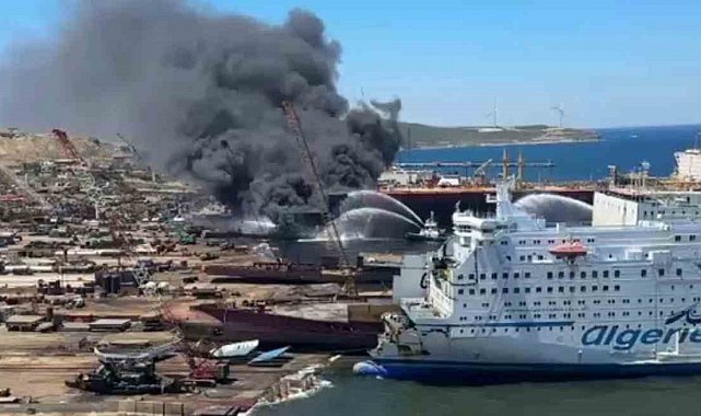 Aliağa'da alevler içinde kalan tanker gemi bu sabah söndürülebildi