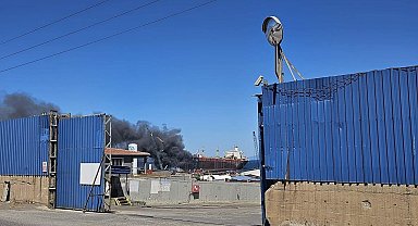 Aliağa'da sökümdeki tanker gemide yangın