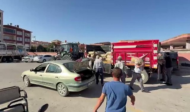 Amasya'da genç çiftçi, 8 ton patatesi halka ücretsiz dağıttı