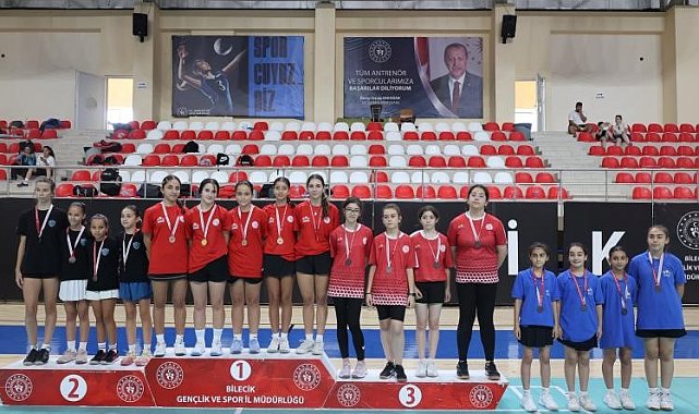 Anadolu Yıldızlar Ligi Badminton Grup Müsabakaları Bilecik'te tamamlandı