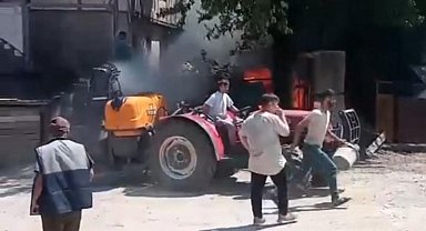 Anız yangını rüzgarın etkisi ile eve sıçradı