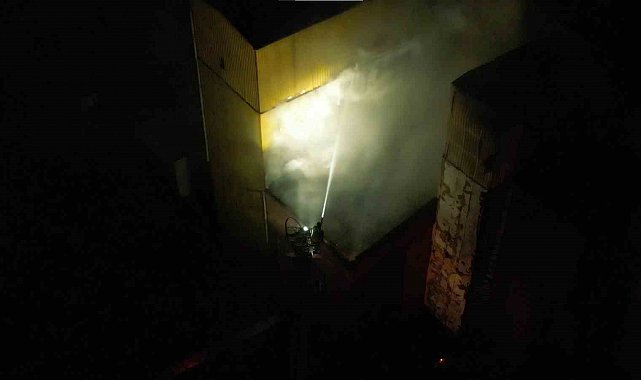 Ankara'da konveyör bant fabrikasında yangın çıktı
