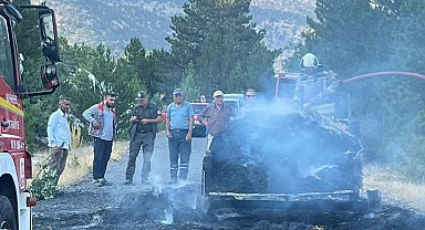 Ankara'da saman yüklü römork yandı