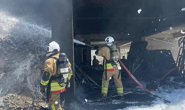 Antakya'da şantiyede çıkan yangın büyümeden söndürdü