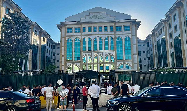 Antalya Büyükşehir Belediye Başkanı Böcek tutuklandı