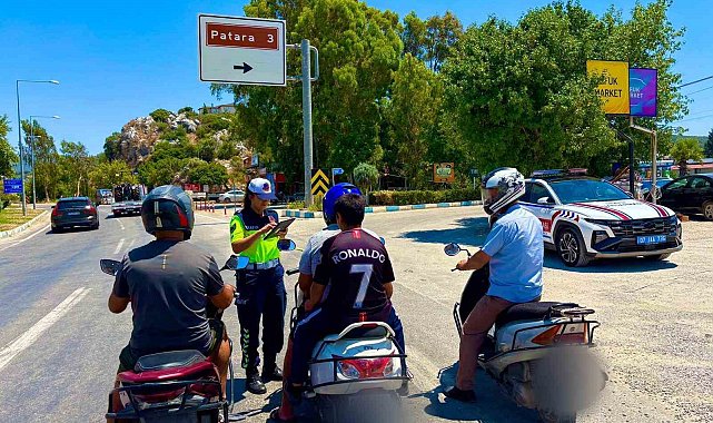 Antalya'da 3 bini aşkın motosiklet denetlendi, 80 araç trafikten men edildi
