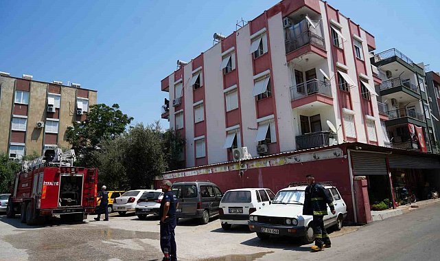 Antalya'da apartman dairesinde yangın korkuttu