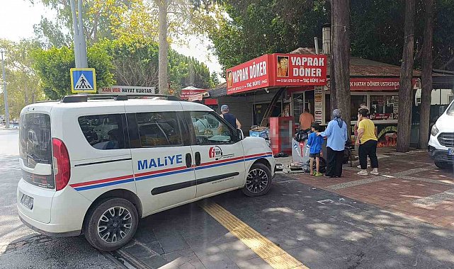 Antalya'da yanan büfe küle döndü
