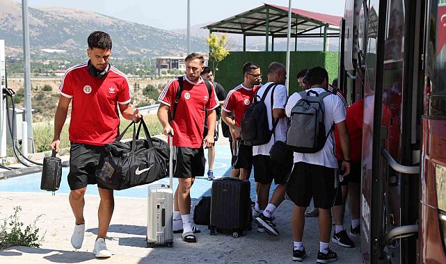 Antalyaspor Burdur'da kampa girdi