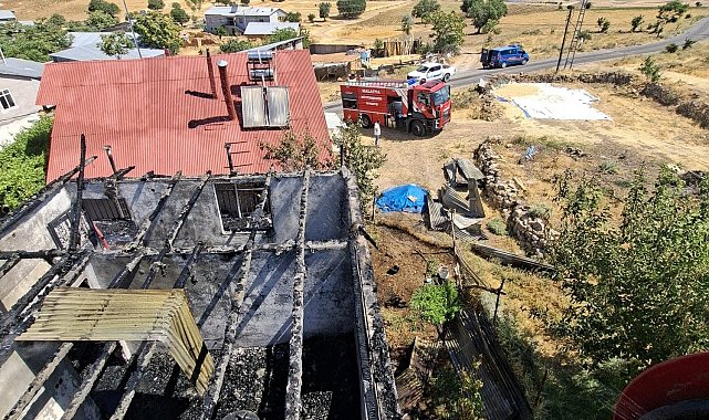 Arapgir'de korkutan ev yangını