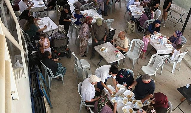 Aşağıkoçaklar Mahallesi'nde muharrem ayı ikramı