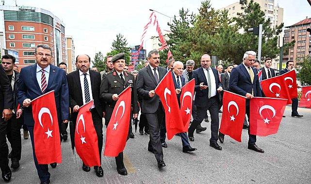 Atatürk'ün Erzurum'a gelişinin 106. yıl dönümü törenle kutlandı