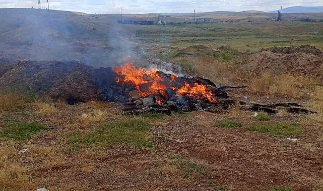 Atık eşyaların tutuşmasıyla çıkan yangın korkuttu
