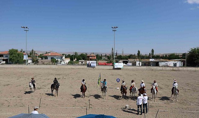 Atlı okçuluğun kalbi Kayseri'de attı