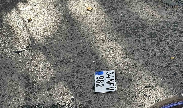 Avcılar'da kaza yapan motosiklet böyle savruldu