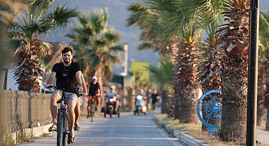 Aydın Büyükşehir Belediyesi Kuşadası'ndaki çalışmalarını sürdürüyor