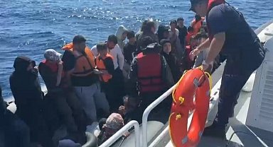 Ayvacık açıklarında Yunan unsurlarınca ölüme terk edilen 39 kaçak göçmen kurtarıldı