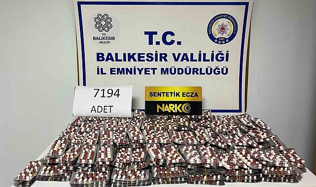 Ayvalık'ta 7 bin 194 adet sentetik hap ele geçirildi