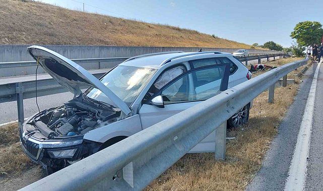 Bafra'da kaza: Otomobilden yara almadan çıktılar