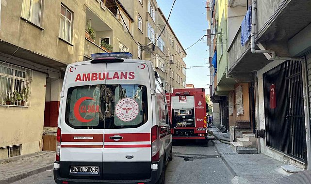 Bağcılar'da 5 katlı binada yangın