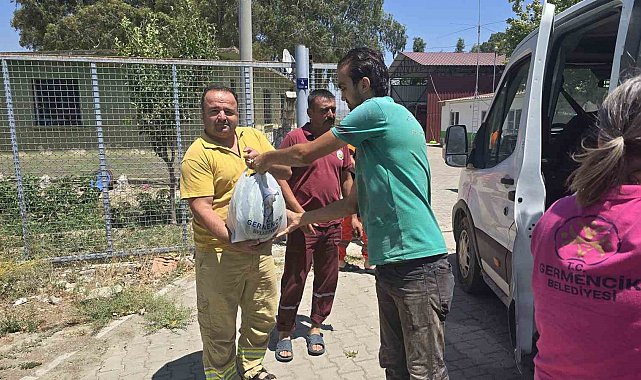 Bağışlanan karpuzlar Germencik'te dağıtıldı