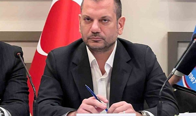 Bakan Bak'tan Kulüpler Birliği Başkanlığı'na seçilen Ertuğrul Doğan'a tebrik