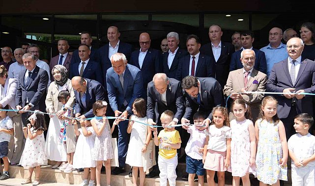 Bakan Ersoy: "Kütüphanelerimiz, ülkemizin gelişimine yalnızca eşlik eden değil, ona yön veren proaktif yapılar olarak katkı sunacaklardır"