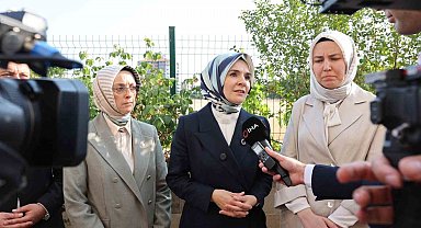 Bakan Göktaş: "Şehitlerimizin ailelerini ziyaret ettik. Terörsüz Türkiye hiçbir şekilde onlarsız bir süreç değil, onlarla beraber ilerlettiğimiz bir süreç"