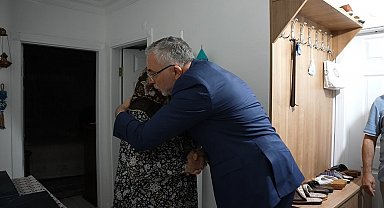 Bakan Işıkhan, Sosyal Güvenlik Kurumu personeli olan 15 Temmuz şehidi ailesini ziyaret etti