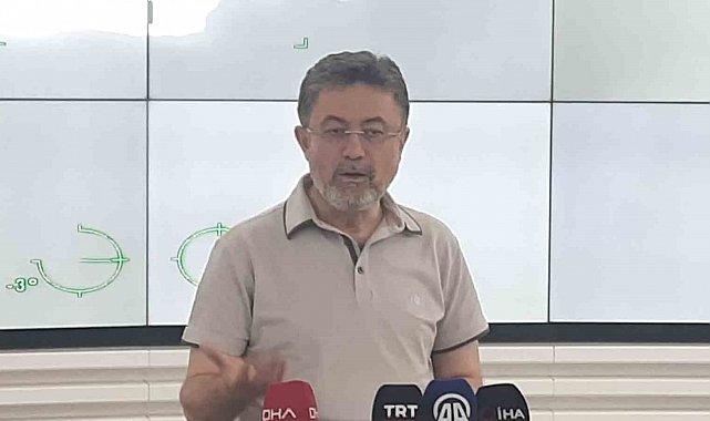 Bakan Yumaklı: "Gün içerisinde toplam 76 yangınla mücadele ettik"