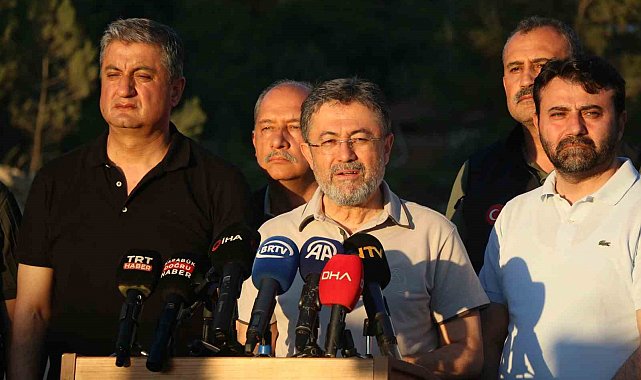 Bakan Yumaklı: "Herkes bu savaşta yeşil vatan için mücadele ediyor, bu yangınlar da sönecek, kimsenin şüphesi olmasın"