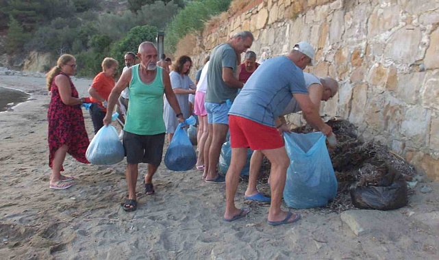 Balıkesir'de vatandaşlar sahil temizliği için imece yaptı